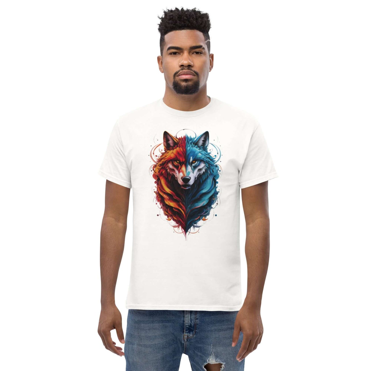 Weißes T-Shirt mit einem farbenfrohen, künstlerischen Wolfmotiv und Kopfhörern. Perfekt für Streetwear-Looks und lässigen Stil