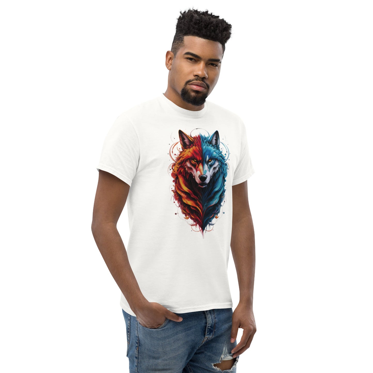 Weißes T-Shirt mit einem farbenfrohen, künstlerischen Wolfmotiv und Kopfhörern. Perfekt für Streetwear-Looks und lässigen Stil