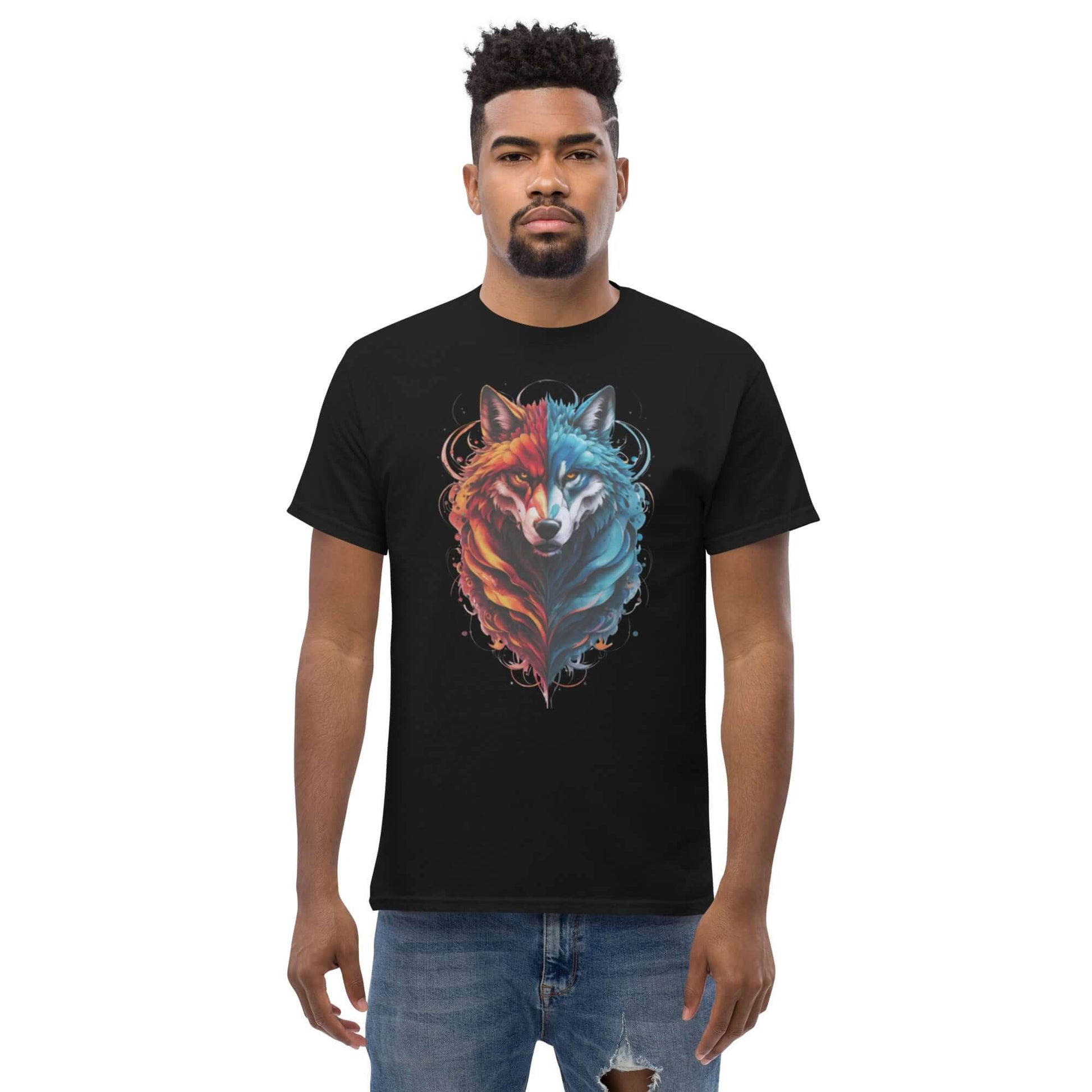 Schwarzes T-Shirt mit einem farbenfrohen, künstlerischen Wolfmotiv und Kopfhörern. Perfekt für Streetwear-Looks und lässigen Stil